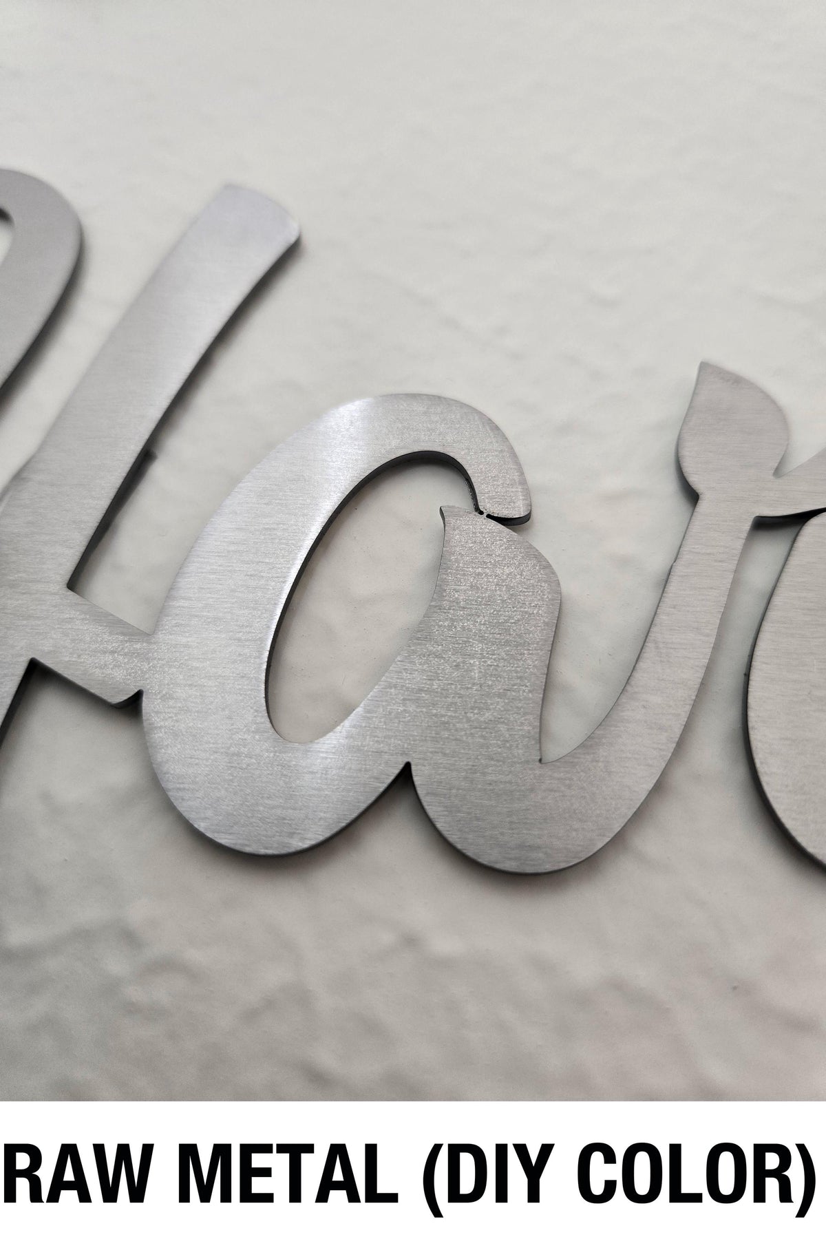 a metal sign that says raw metal diy color